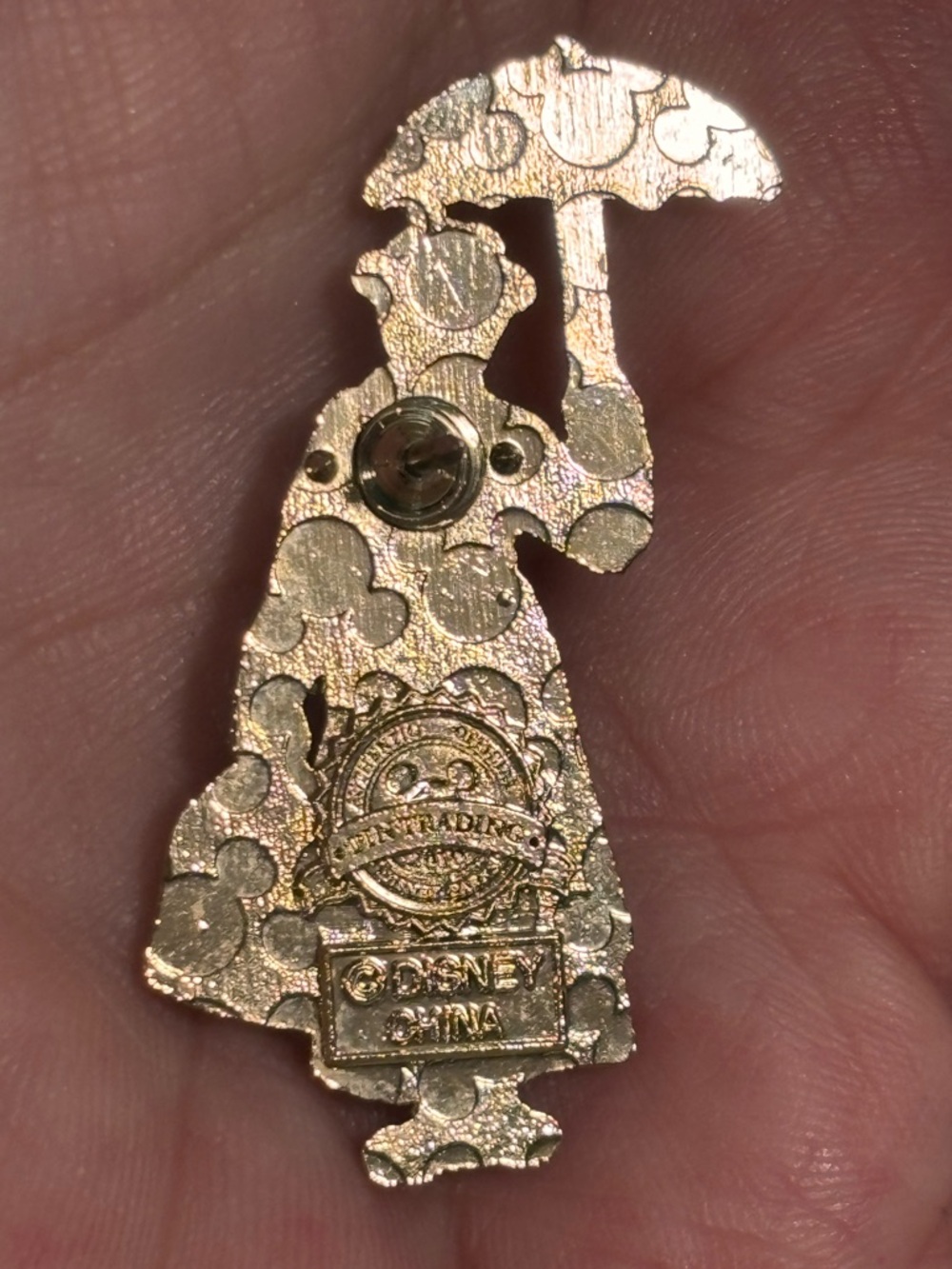 Disney Parks Mary Poppins Pinback Floating Umbrella Holding Bag Trading Pin 2010 - Picture 3 of 3